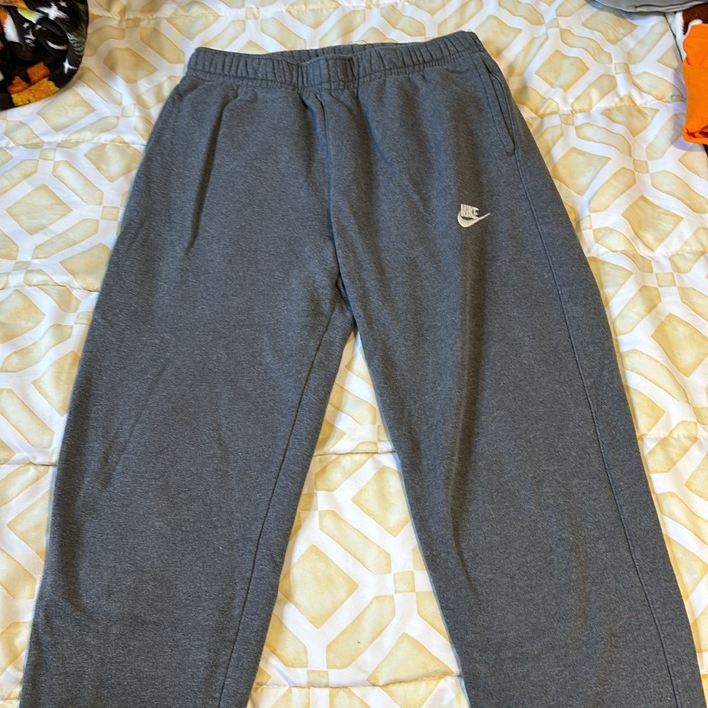 Grey Nike sweatpants - Picture 2 of 4
